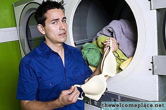 Wie man einen Gartenschlauch an eine Waschmaschine anschließt