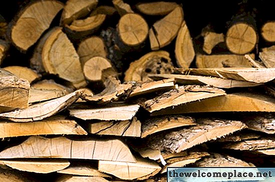 Como identificar a lenha de madeira dividida
