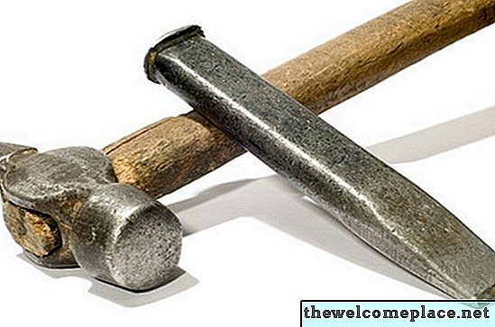 Come installare una punta per martello pneumatico