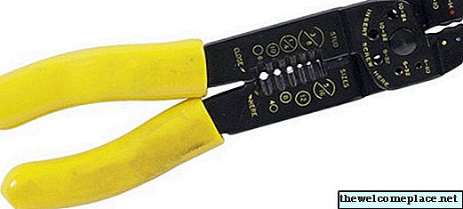 Comment installer des connecteurs bout à bout sur un fil électrique