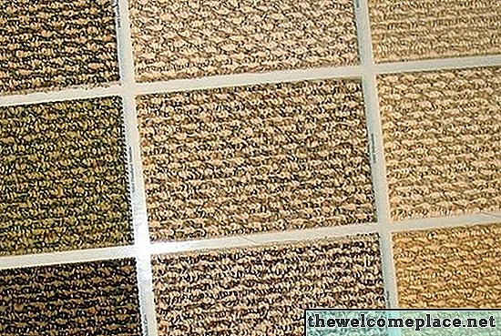 Cómo instalar tiras de transición de alfombra
