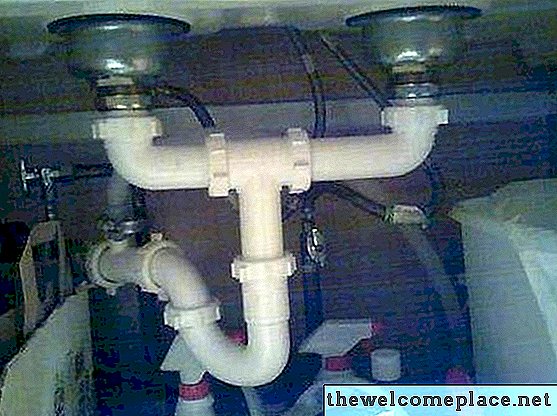 Como instalar um sistema de drenagem de pia dupla