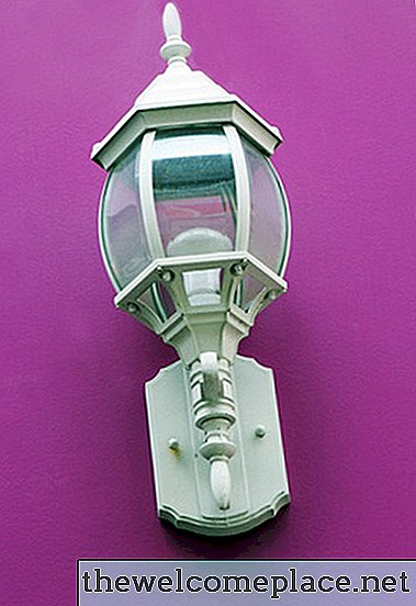 Kako instalirati svjetiljku ako nema električne kutije