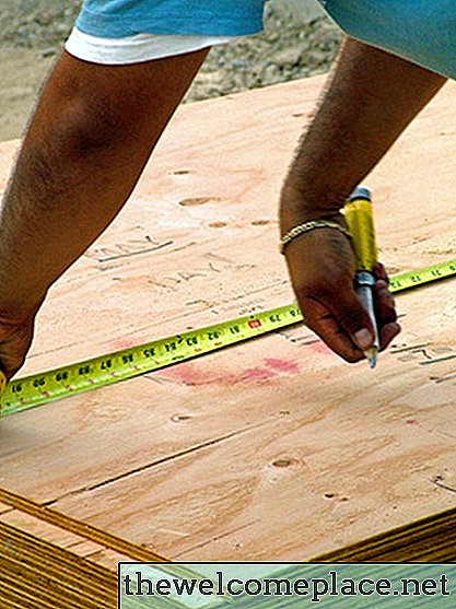 Comment installer un plancher partiel ou complet dans le grenier pour le stockage