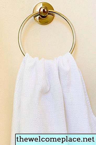 Cómo instalar anillos de toallas