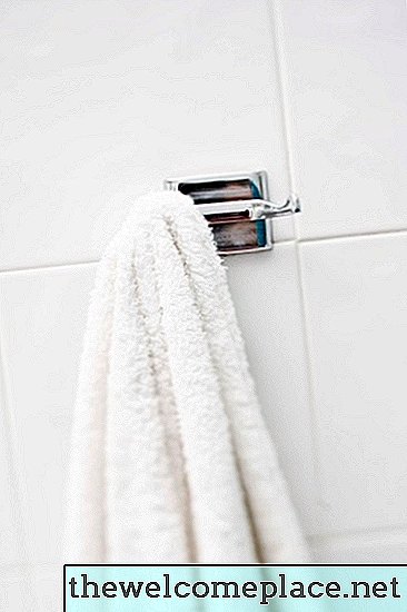 Как да инсталирате покритие върху стена в баня