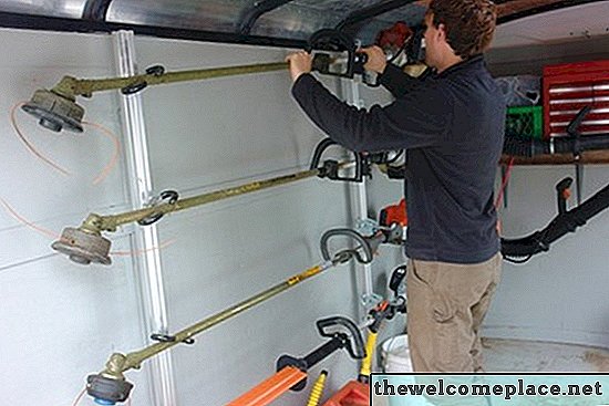 Cómo instalar una cadena de podadoras de césped Yardworks