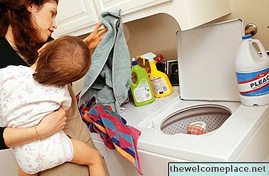 Làm thế nào để diệt bọ chét trong nhà của bạn với Clorox