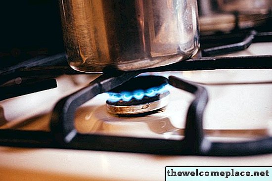 Comment soulever le haut d'une cuisinière à gaz