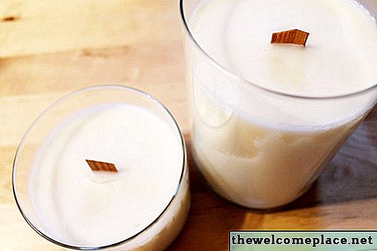 Wie man Kerzen mit Kokosöl macht