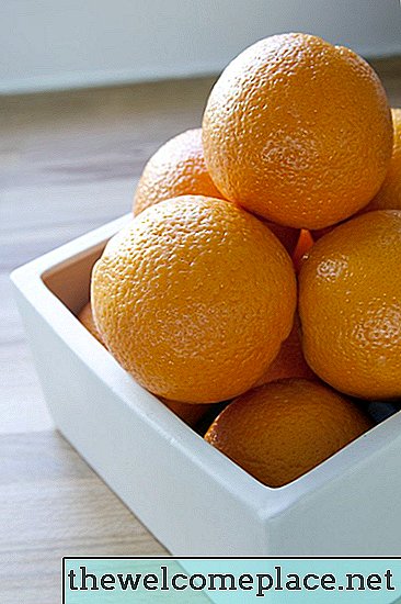 كيفية جعل نظافة من قشور البرتقال