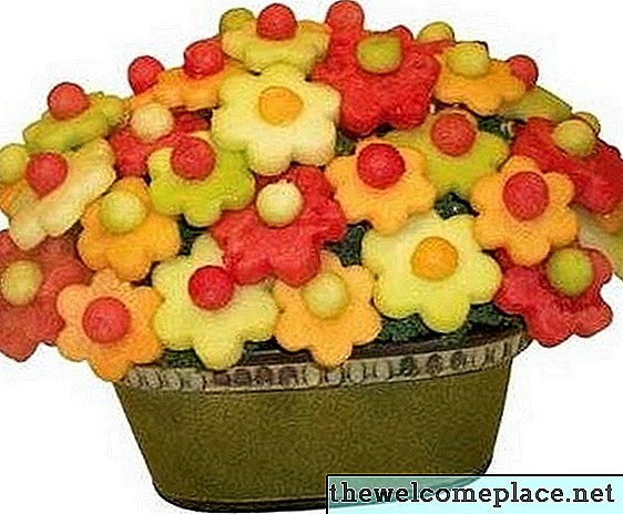 كيفية جعل ترتيبات الفاكهة والزهور