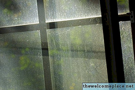 Како да направите стари алуминијумски прозор слободан