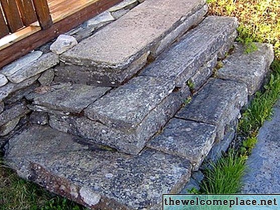Cómo hacer escalones de piedra en el porche