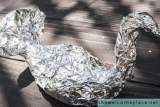 Cómo hacer cisnes con papel de aluminio