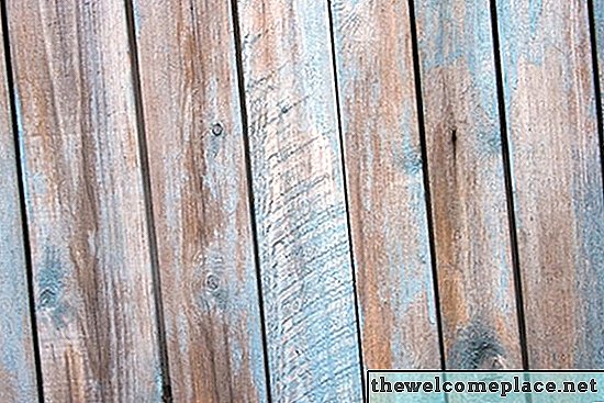 Cómo hacer una mancha de madera con uñas oxidadas