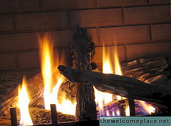 Woodの暖炉で煙道を操作する方法