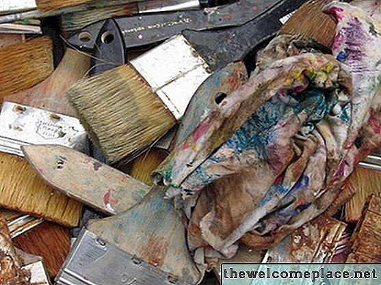 Wie man nacktes Holz mit Rustoleum Oil-based Paint malt