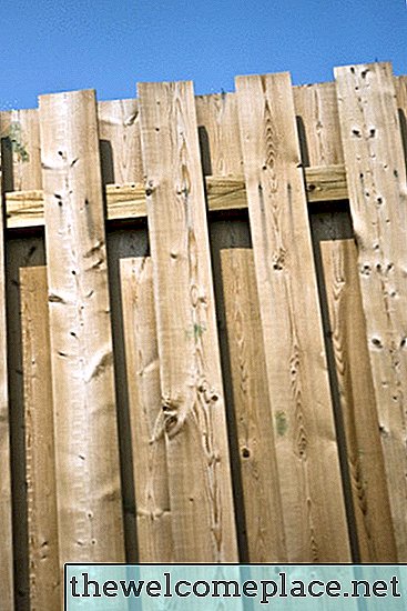 Làm thế nào để ngăn ngừa cong vênh và chia tách hàng rào