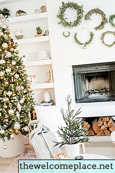Jak správně zlikvidovat vánoční stromeček (Plus, Jak vyčistit a odstranit stromovou Sap)