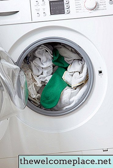 Cum să puneți înălbitor într-o mașină de spălat cu încărcare frontală