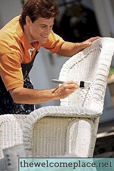 Cómo volver a cubrir los cojines de la silla de mimbre sin coser