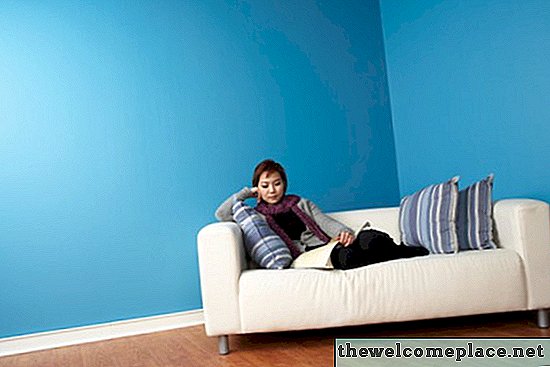 Bagaimana memulihkan bantal sofa dan kursi tanpa banyak menjahit