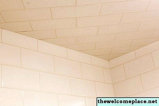 كيفية إزالة القالب الأسود من جدران الحمام