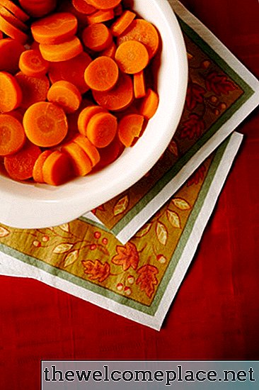 Come rimuovere le macchie di carota dalla plastica
