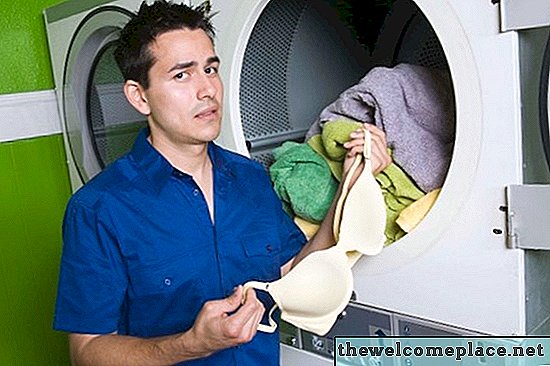 كيفية إزالة البقع صبغ الملابس من حمالة صدر