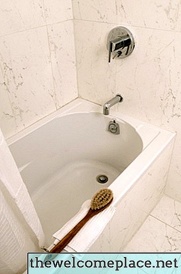 كيفية إزالة البقع الداكنة من حوض الاستحمام