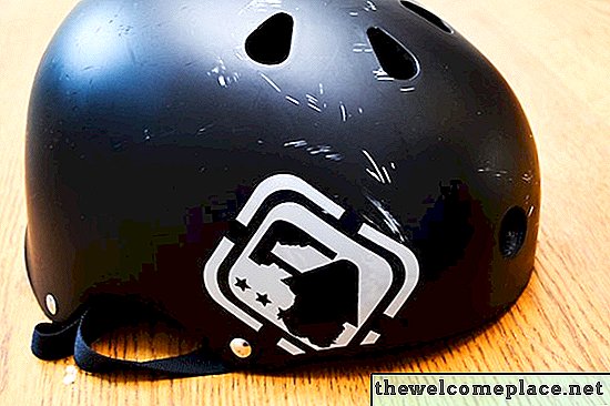 วิธีการลบ Decals บน Helmets