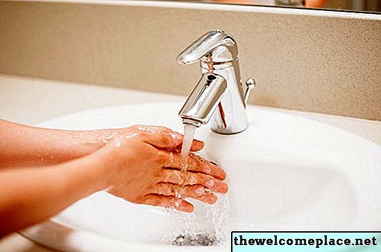 Hoe een Delta badkamer wastafel pop-up stop te verwijderen