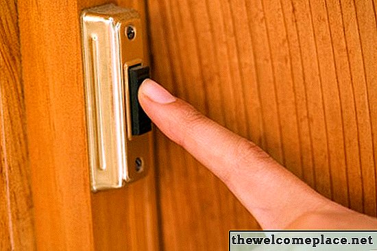 Jak usunąć przycisk dzwonka do drzwi