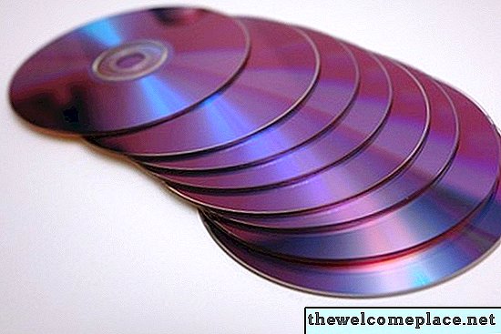 Sådan fjernes lim fra en cd