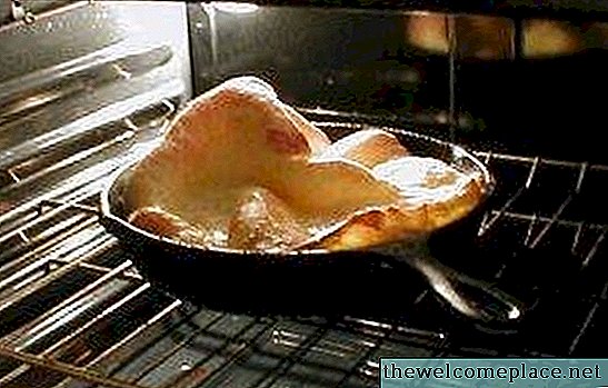 Como remover elementos de aquecimento ao limpar um forno