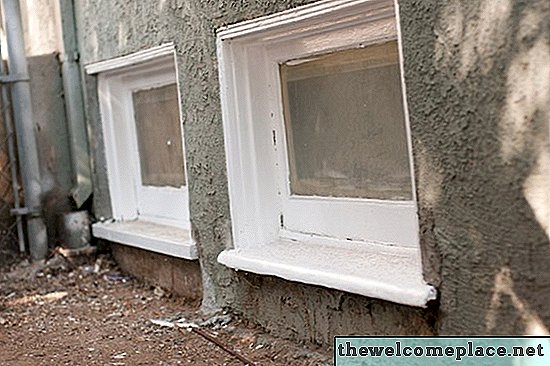 Cum să eliminați mucegaiul pe pervazurile ferestrelor