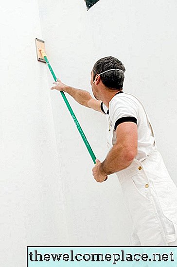 Cómo quitar un techo texturizado con pisotones pintados