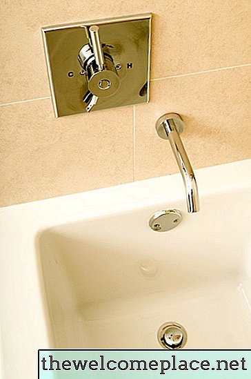 كيفية إزالة قابس حوض الاستحمام منبثق وفصل هجرة