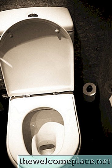 Jak usunąć rdzę z wnętrza zbiornika toaletowego