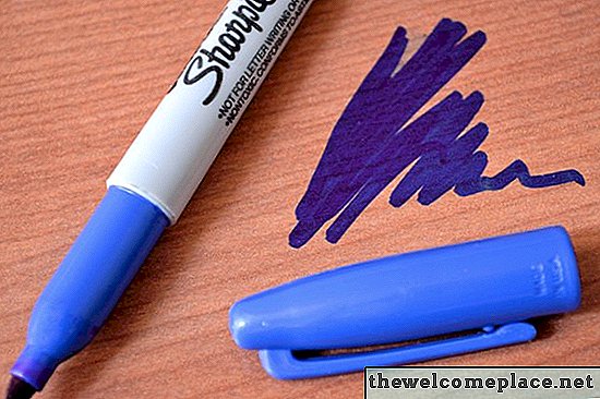 Como remover um marcador permanente Sharpie de laminados