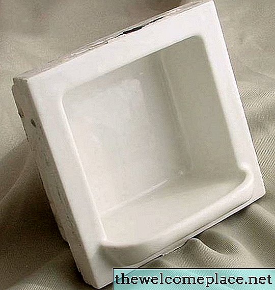 Cómo quitar un jabón de la baldosa cerámica