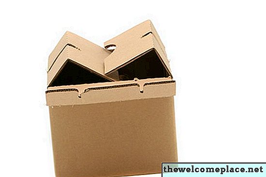 Jak odstranit skvrny na kartonových krabicích