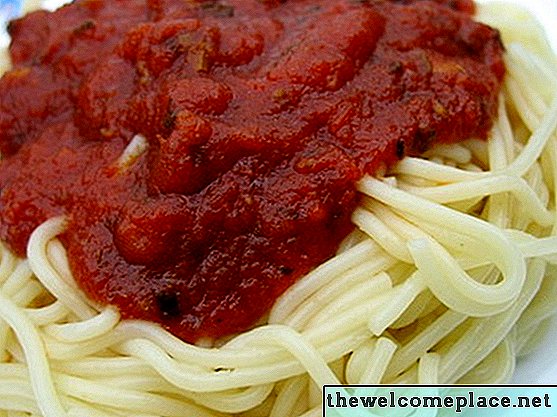 Comment enlever les taches de sauce tomate du plastique
