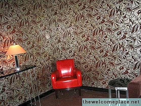 Hoe wallpaper verwijderen met behulp van Home Remedies