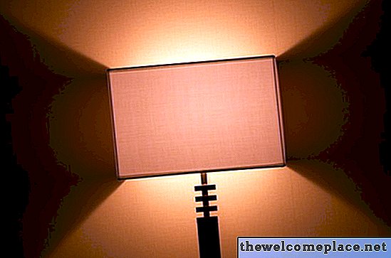 Cómo reparar pantallas de lámparas