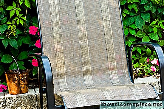 Cómo reparar sillas de patio hondas