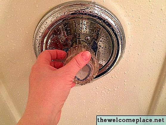 Como reparar uma torneira de banho despojado