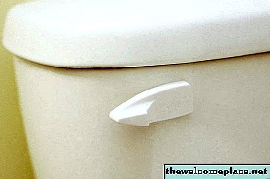 Comment réparer les poignées de toilette qui collent