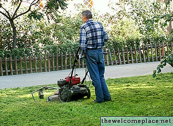 Làm thế nào để sửa chữa máy cắt cỏ Toro bị treo sau khi bắt đầu